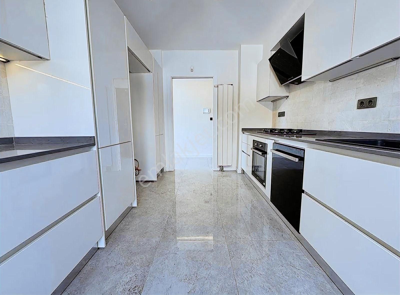 Alsancak Gül Sokak Yakını Dubleks 4+1 Teraslı Kiralık Ofis - Görsel 5