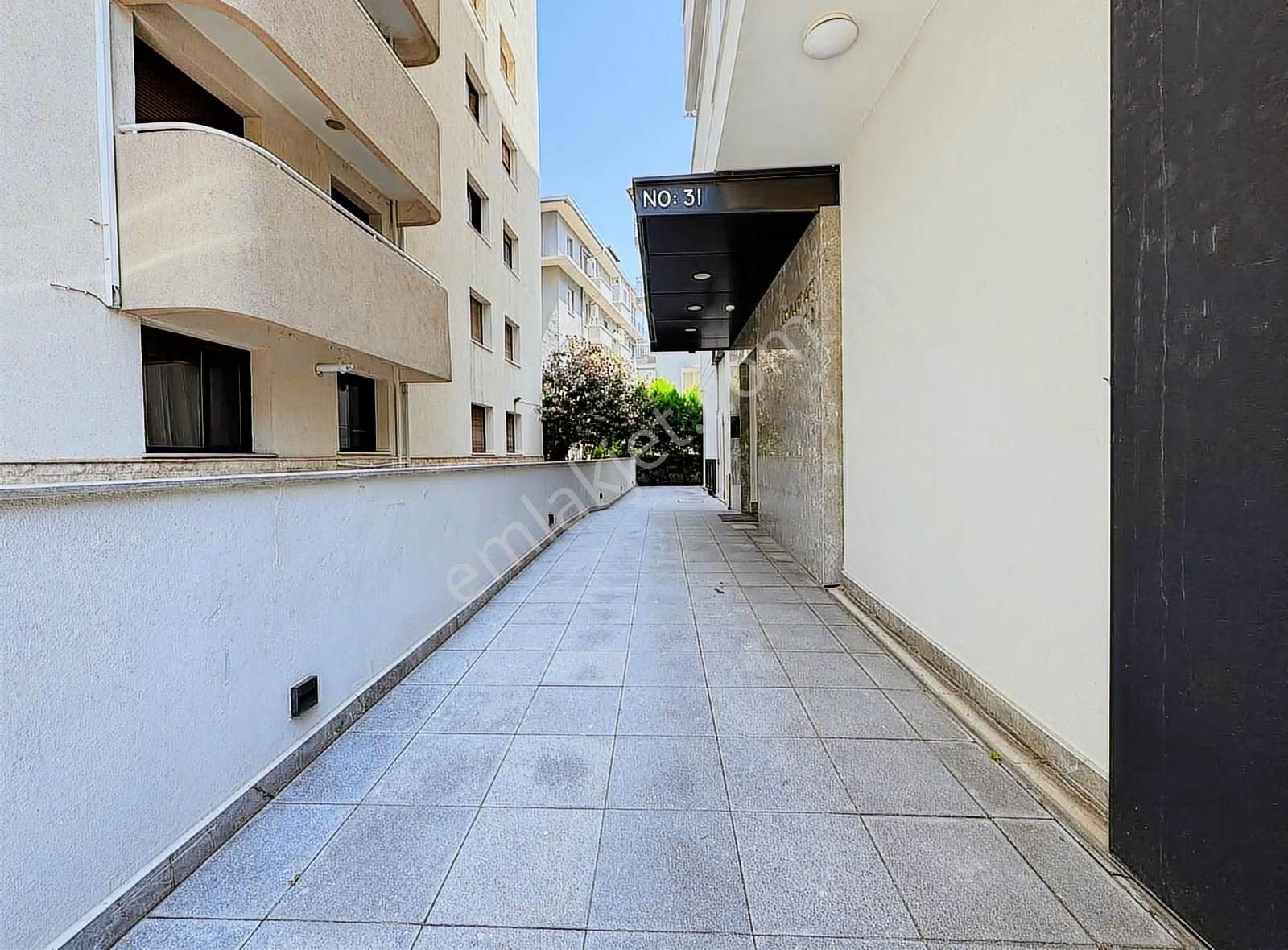 Alsancak Gül Sokak Yakını Dubleks 4+1 Teraslı Kiralık Ofis - Görsel 9