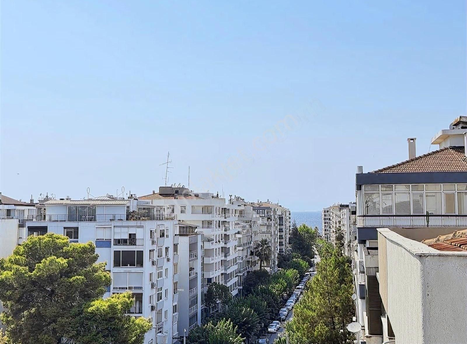 Alsancak Gül Sokak Yakını Dubleks 4+1 Teraslı Kiralık Ofis - Görsel 25