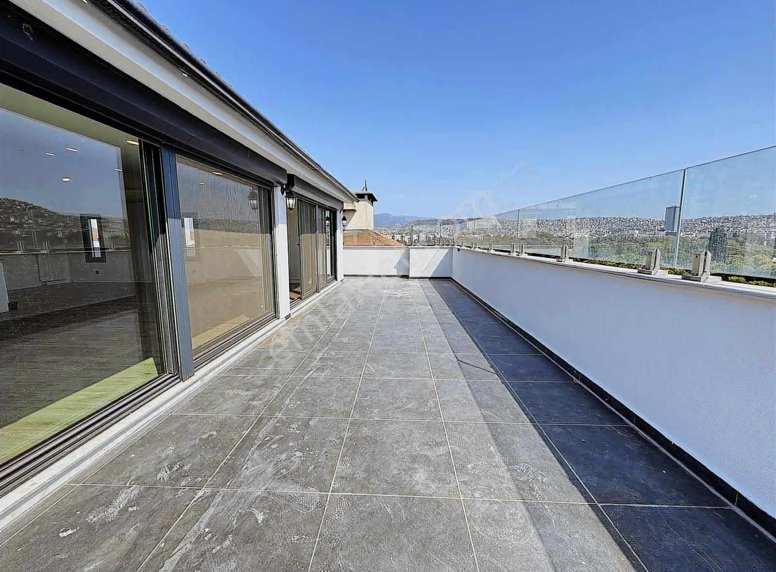 Alsancak Gül Sokak Yakını Dubleks 4+1 Teraslı Kiralık Ofis - Görsel 34