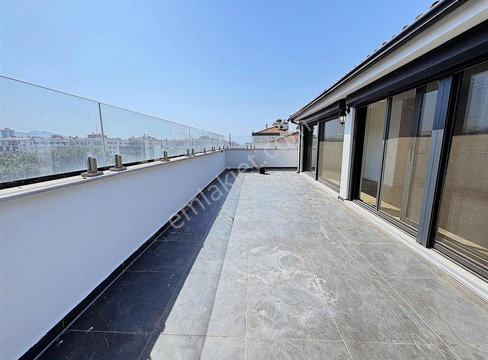 Alsancak Gül Sokak Yakını Dubleks 4+1 Teraslı Kiralık Ofis - Görsel 7