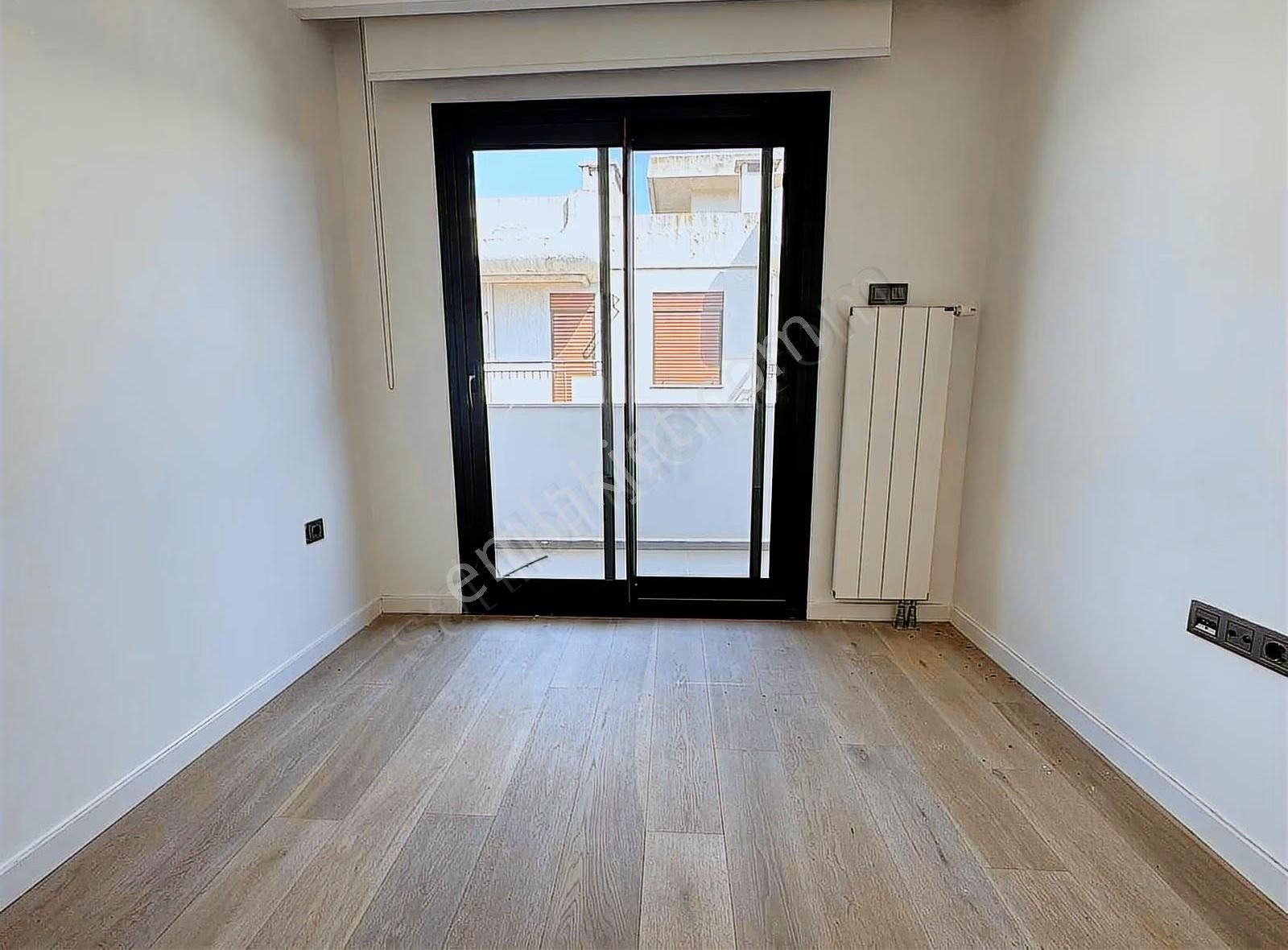 Alsancak Gül Sokak Yakını Dubleks 4+1 Teraslı Kiralık Ofis - Görsel 3