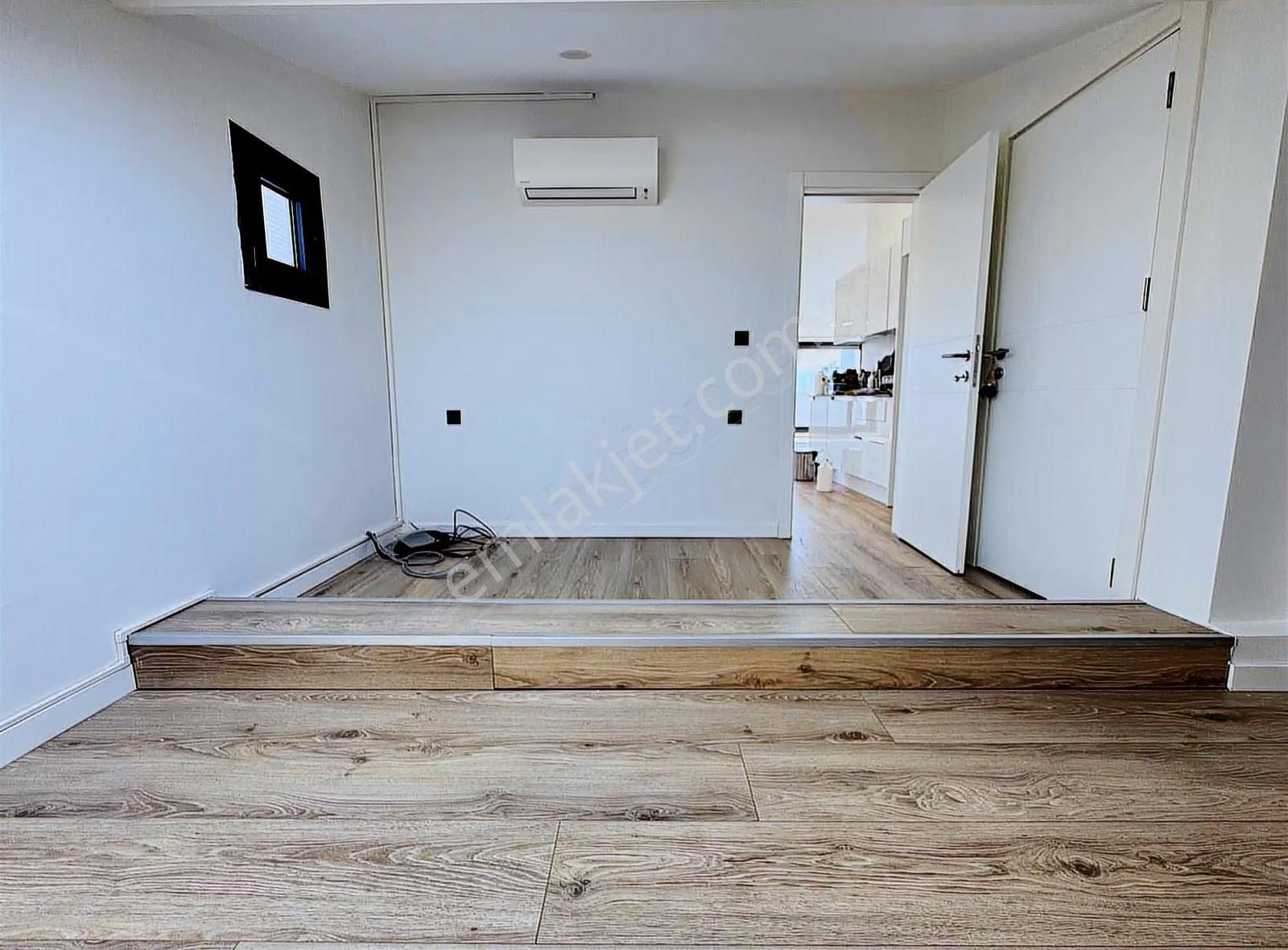 Alsancak Gül Sokak Yakını Dubleks 4+1 Teraslı Kiralık Ofis - Görsel 10