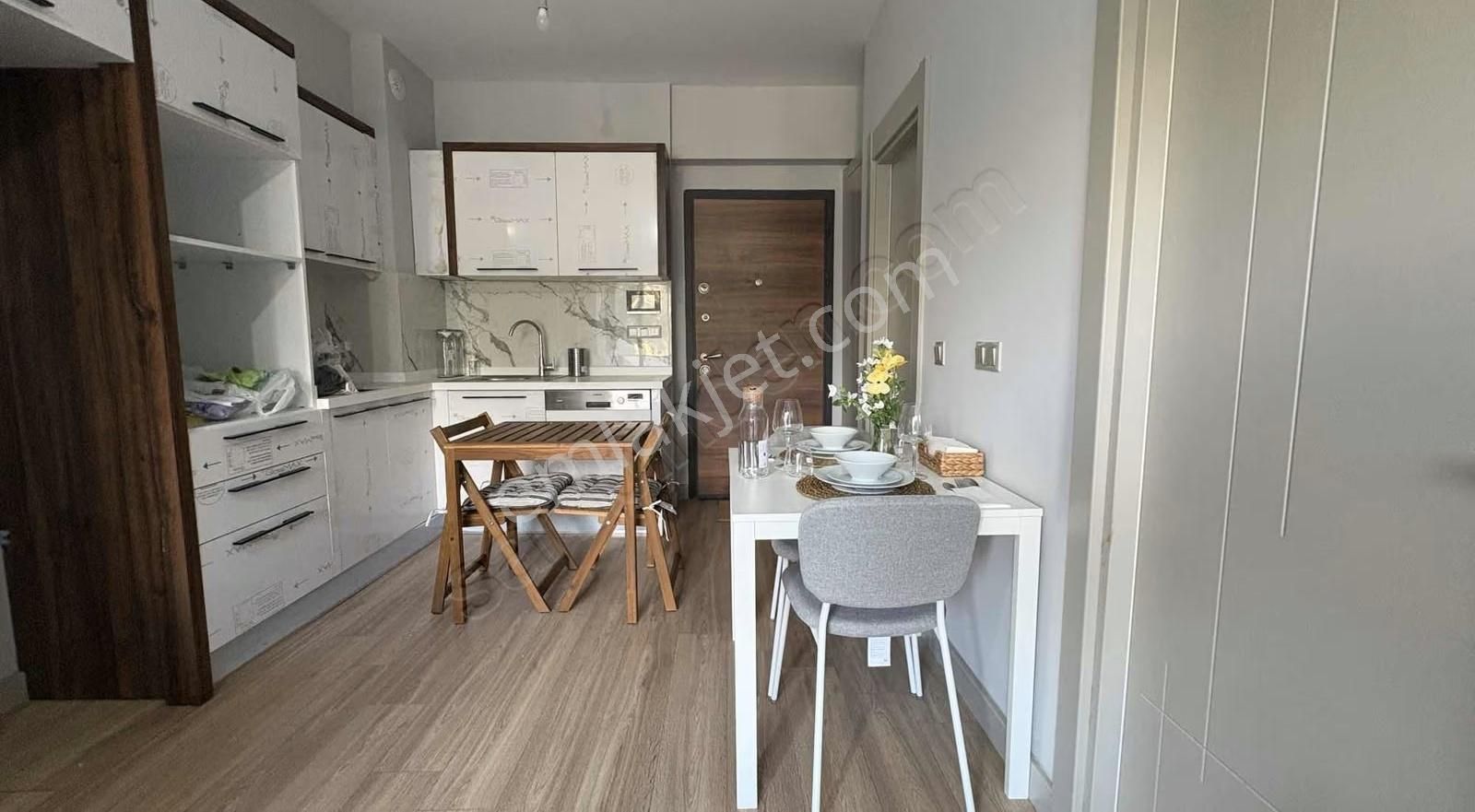 Park Yaşam Bornovada Sıfır, Full Eşyalı 1+1 Kiralık Daire