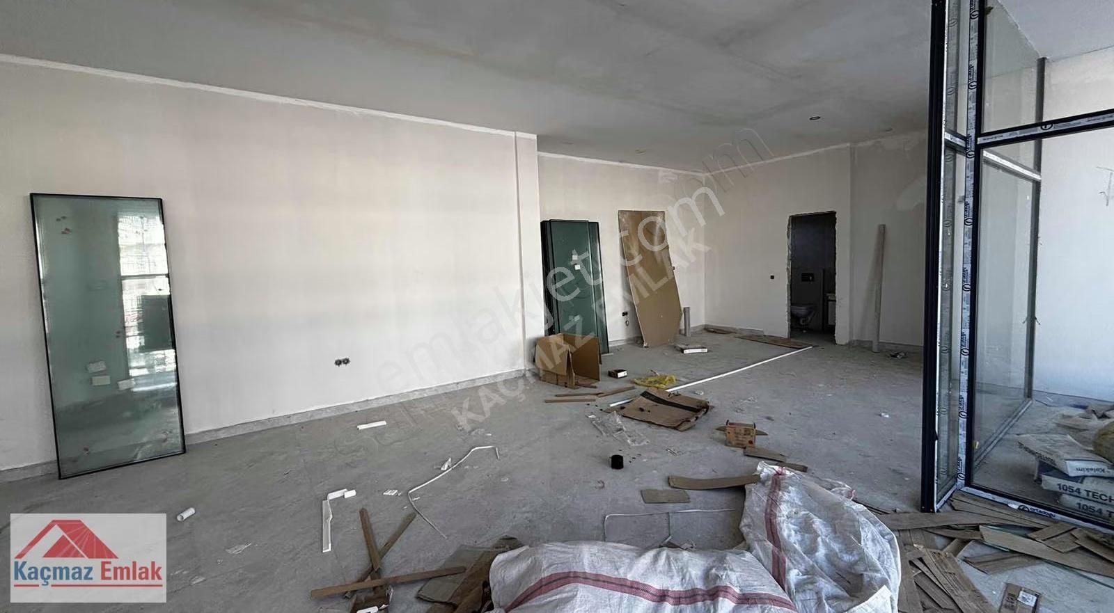 Manavgat Side Bulvarında Kiralık Dükkan