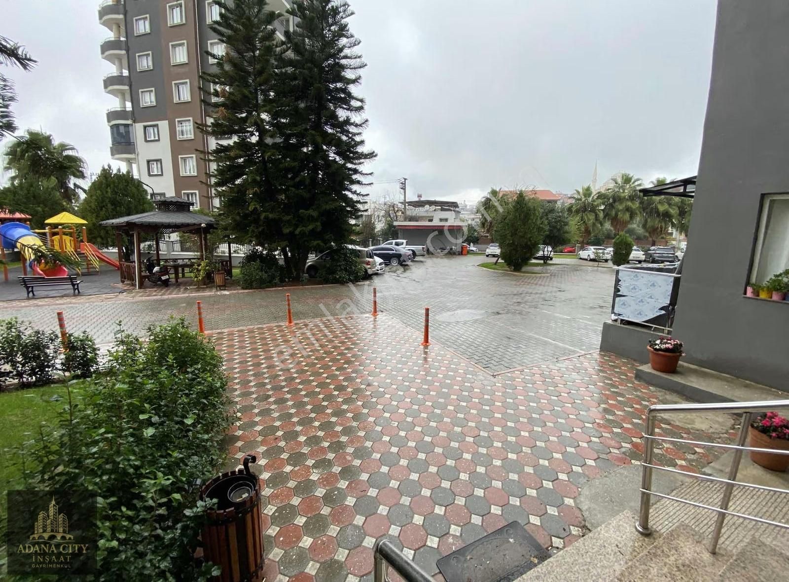 Süleyman Demirelde Geniş Oturum İsteyene İçi Yapılı Daire