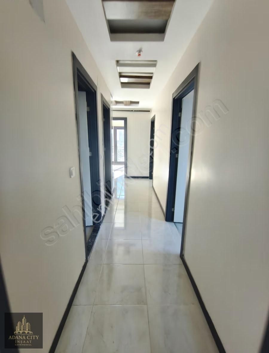 Stadyuma 3 Dk 2+1 Kapalı Mutfak Site İçi Masrafsız Satılık!!!!!!