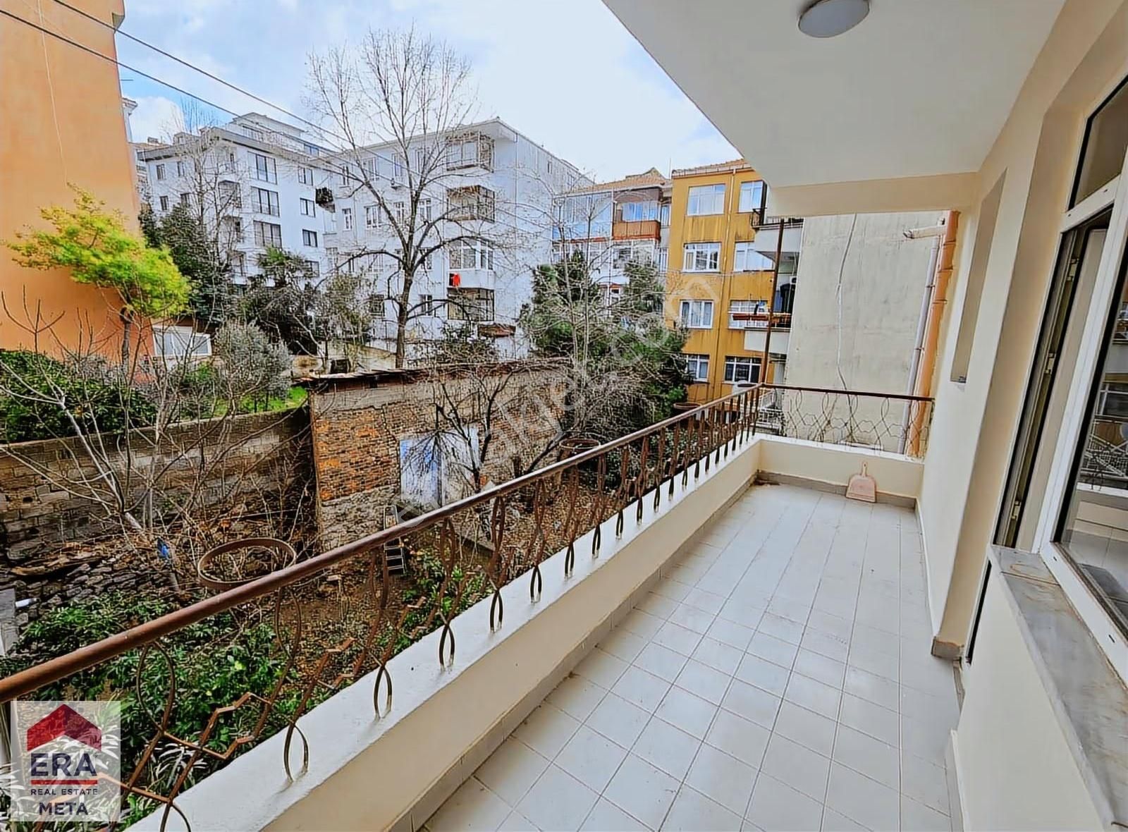 Üsküdar Zeynep Kamilde Geniş 2+1 Kiralık Daire