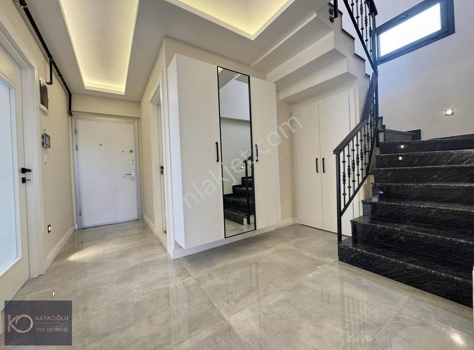 Karşıyaka Bahçelievler Önü Açık Geniş Teraslı 3+1 Lüks Daire - Görsel 15