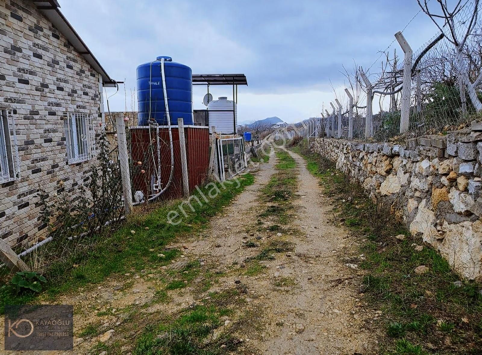Bornova Yakaköy Cevizli Yaylada Yaşama Hazır Satılık Arsa