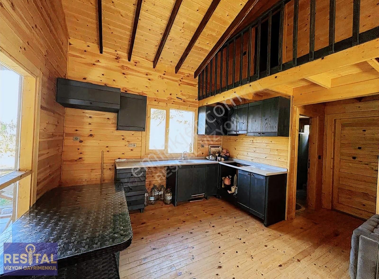 Nilüfer Demirci'de Doğa İçinde Muhteşem Ahşap Ev - Görsel 18