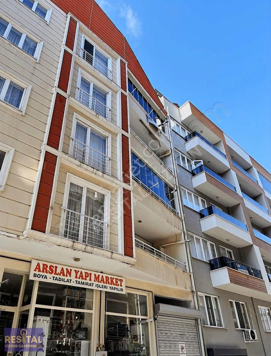 İhsaniye'de Merkezi Konumda Satılık 2+1 Daire