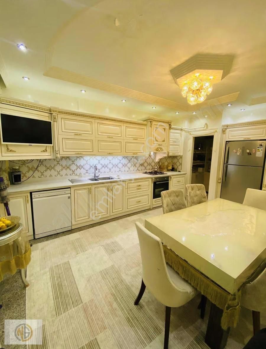 Prestijli Cadde Üzeri | Tramvay Hattına Sıfır | 280 M² Lüks 4+1 - Görsel 13