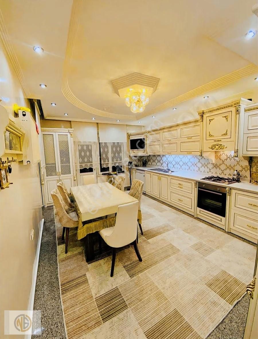 Prestijli Cadde Üzeri | Tramvay Hattına Sıfır | 280 M² Lüks 4+1