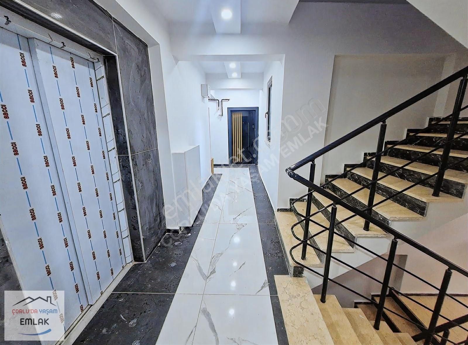 Hürriyet Mahallesi Beyaz Yıldız Rezidansta Kiralık 1+1 Daire - Görsel 12