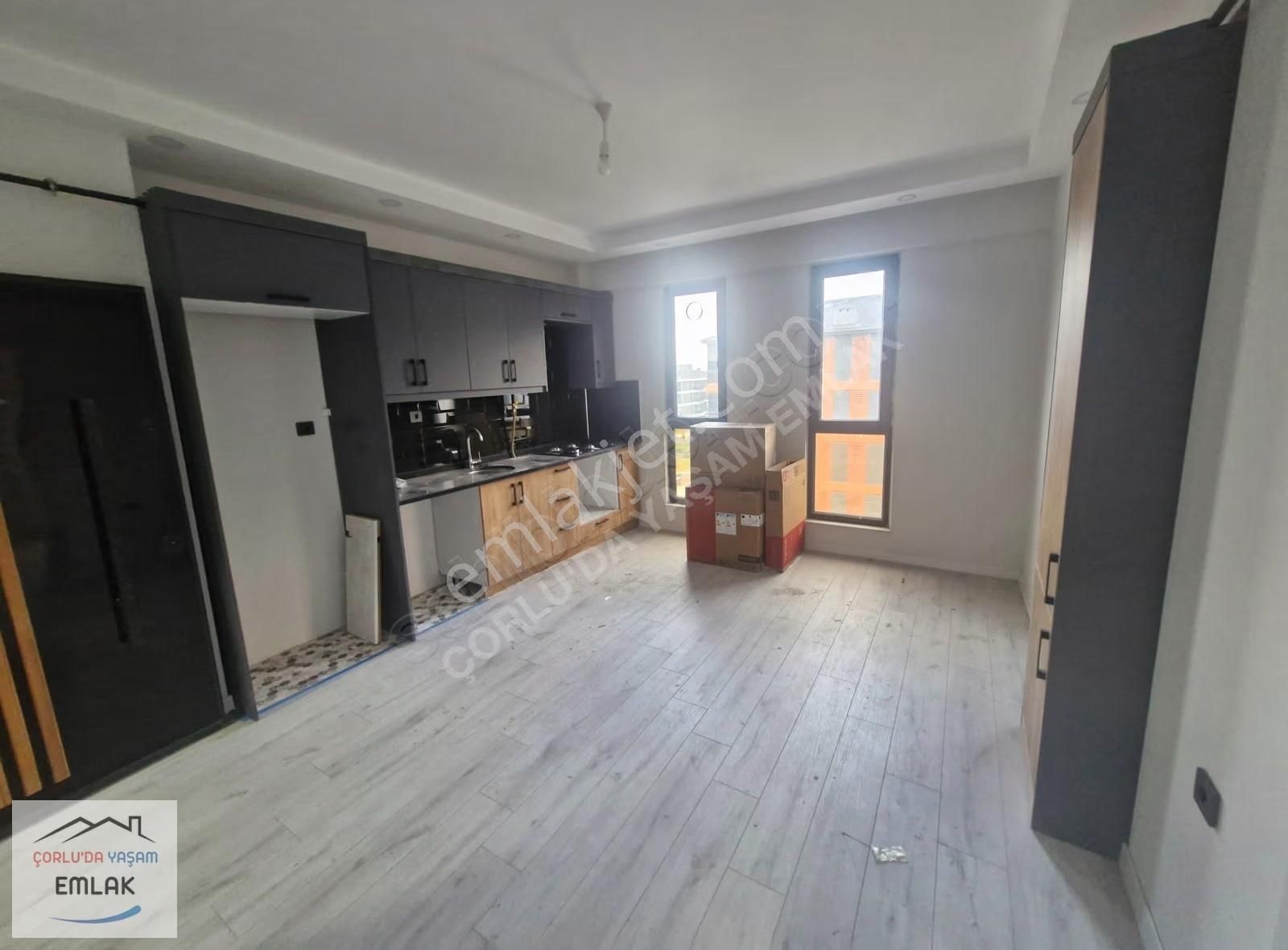 Hürriyet Mahallesi Beyaz Yıldız Rezidansta Kiralık 1+1 Daire - Görsel 8
