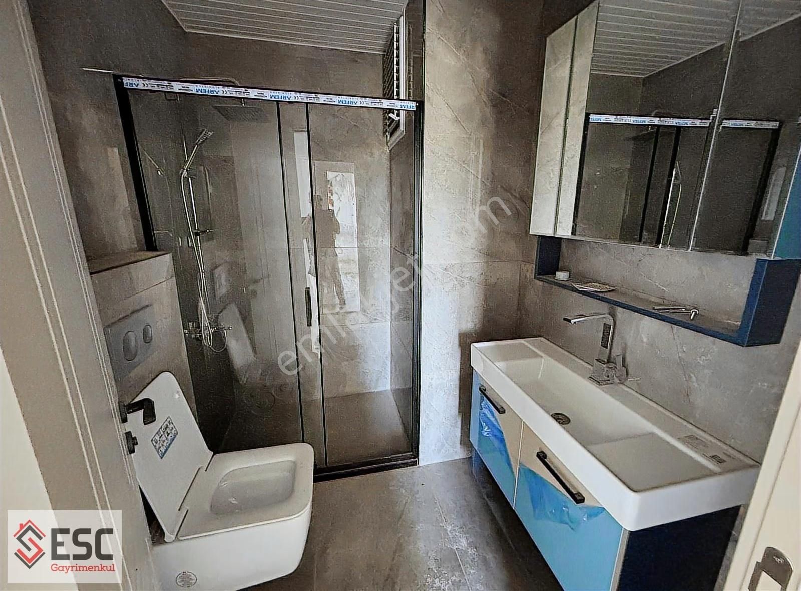 Esc'den Davultepe'de Tek Blok Site İçi Geniş 2.5+1 Daire Esc2127