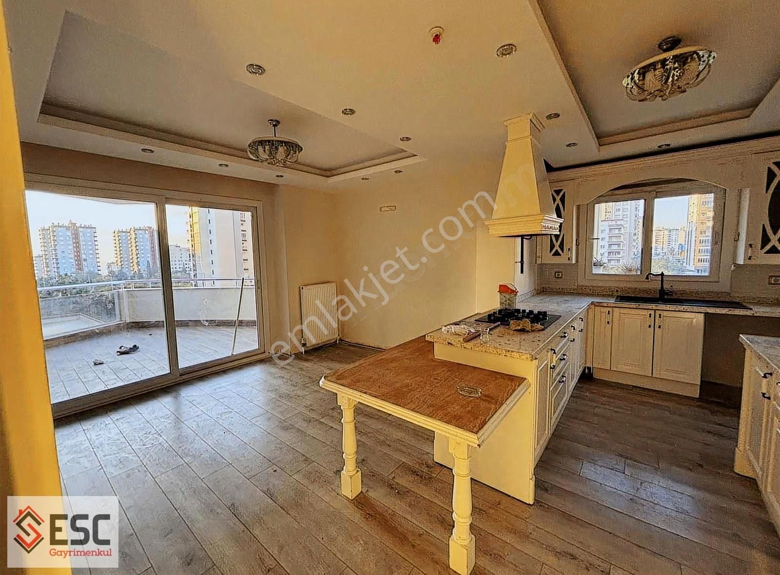 Esc'den Akdeniz Mh,de Tek Bloklu Site İçi 4+1 Daire Esc2318