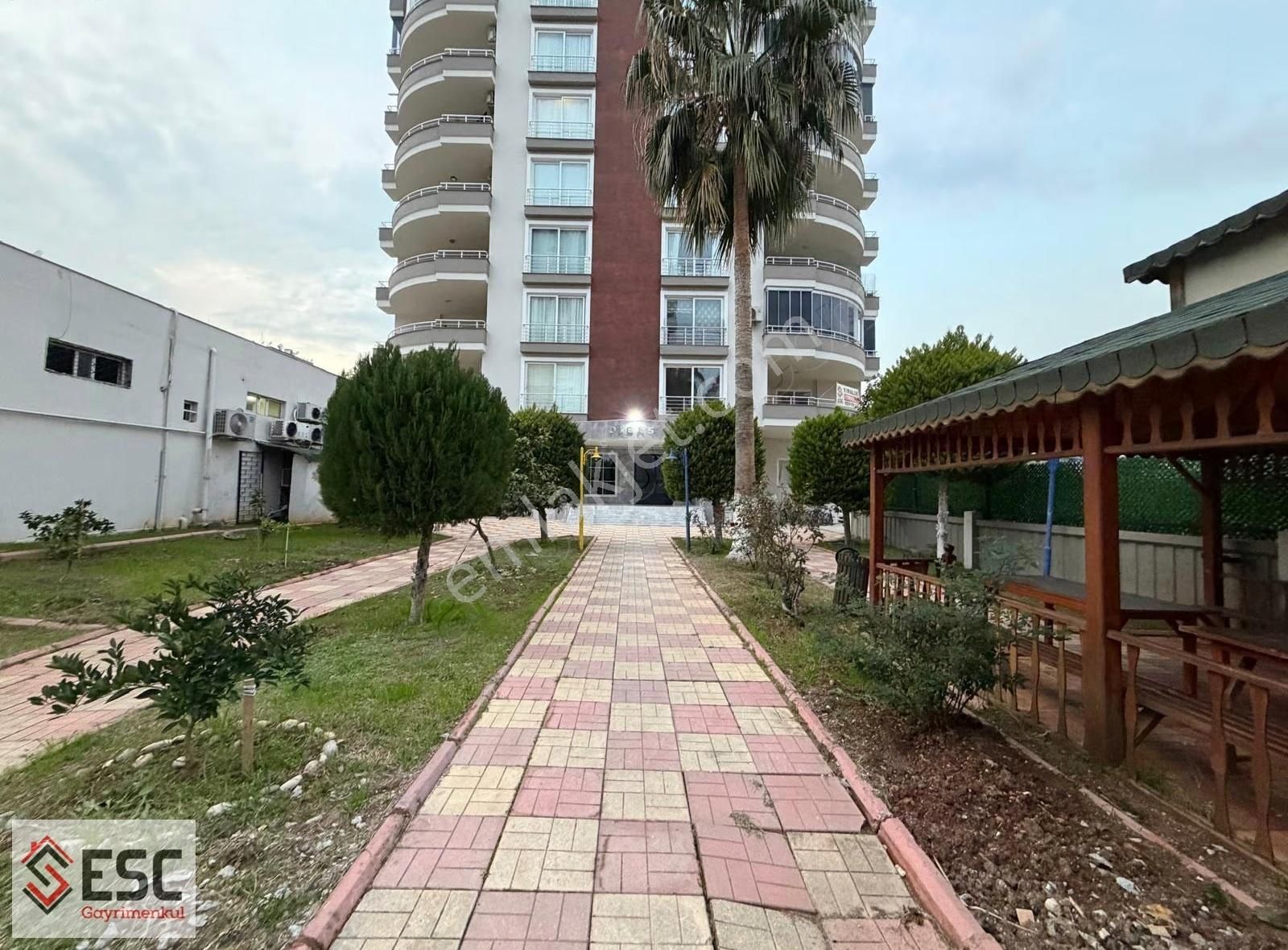 Esc'den Menderes Mh'de Site İçi Doğalgazlı Kiralık Daire Esc2336