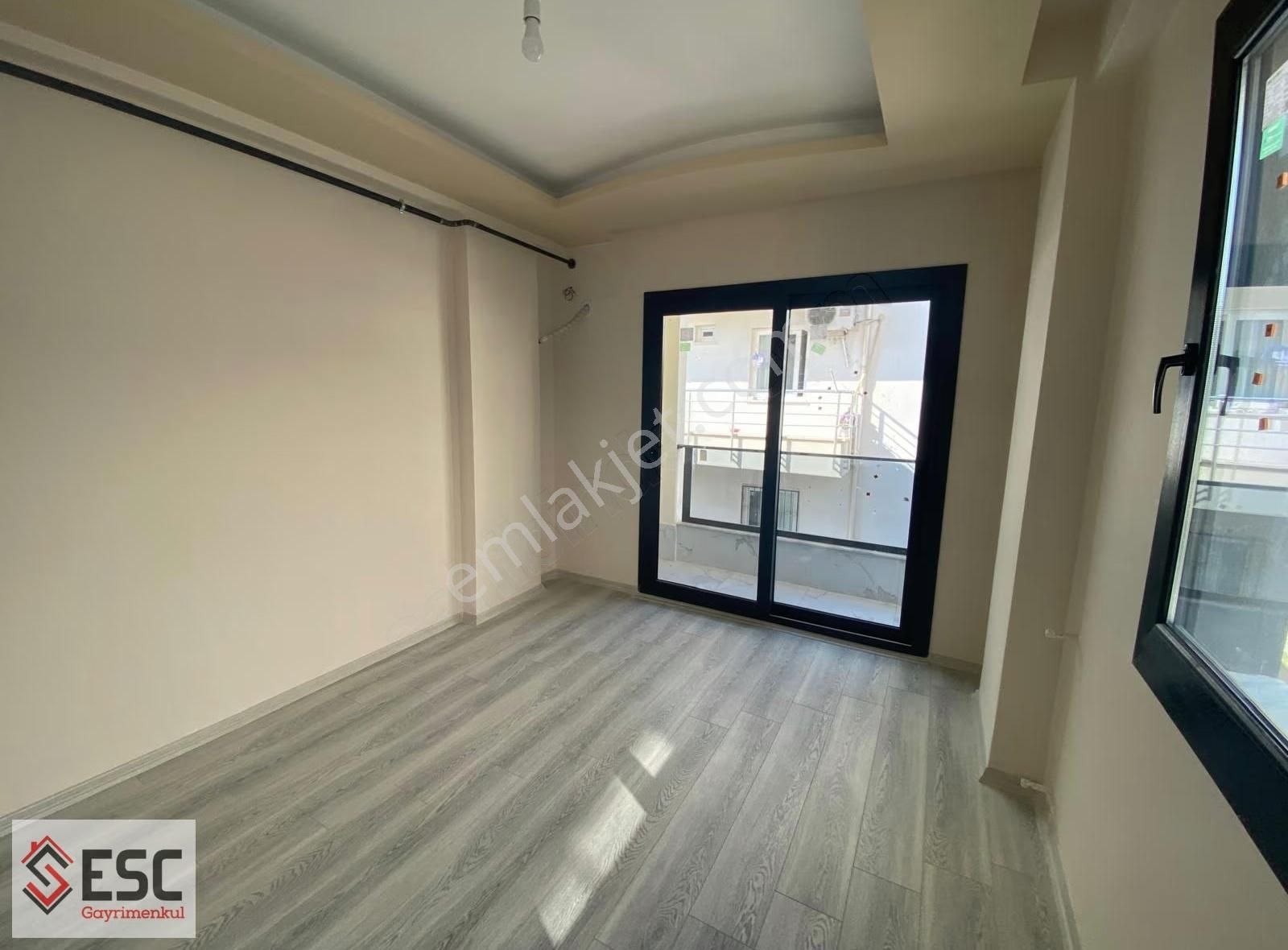 Esc'den Toros Üni Civarı Yatırımlık 3 Cepheli Geniş 1+1 Esc1899