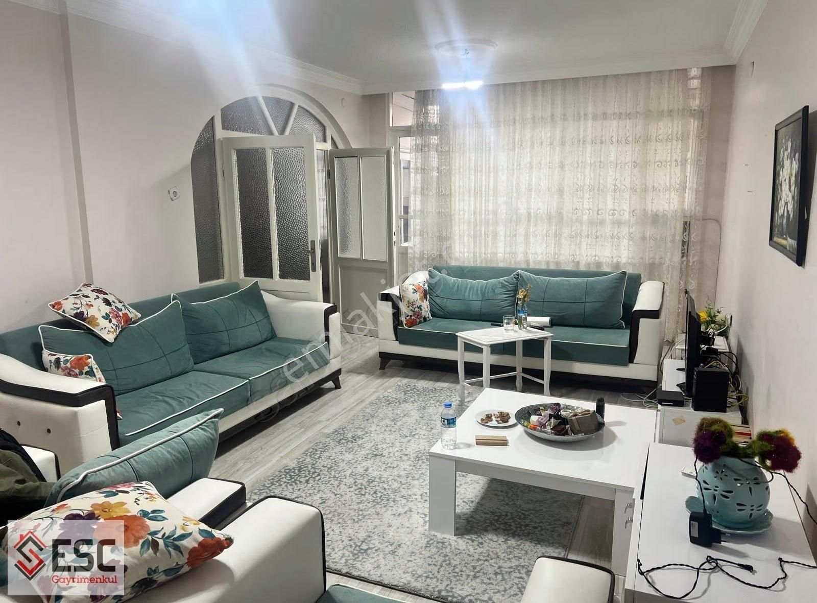 Esc'en Cumhuriyet Mah 2.5+1 İçi Yapılı Satılık Daire(esc1857)