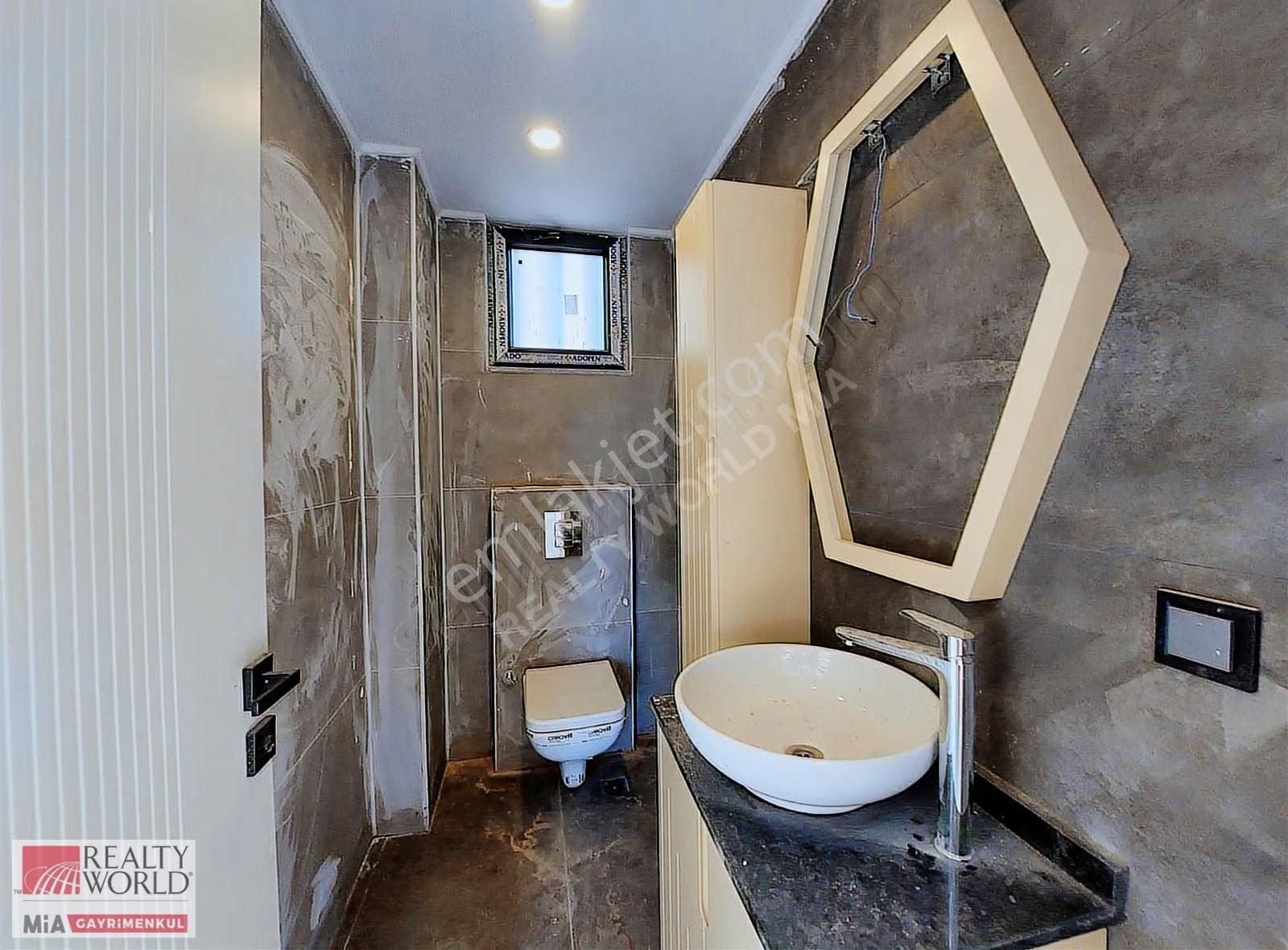 Döşemealtı Yeniköyde Kiralık 7+1 Müstakil Havuzlu Tripleks Villa - Görsel 30