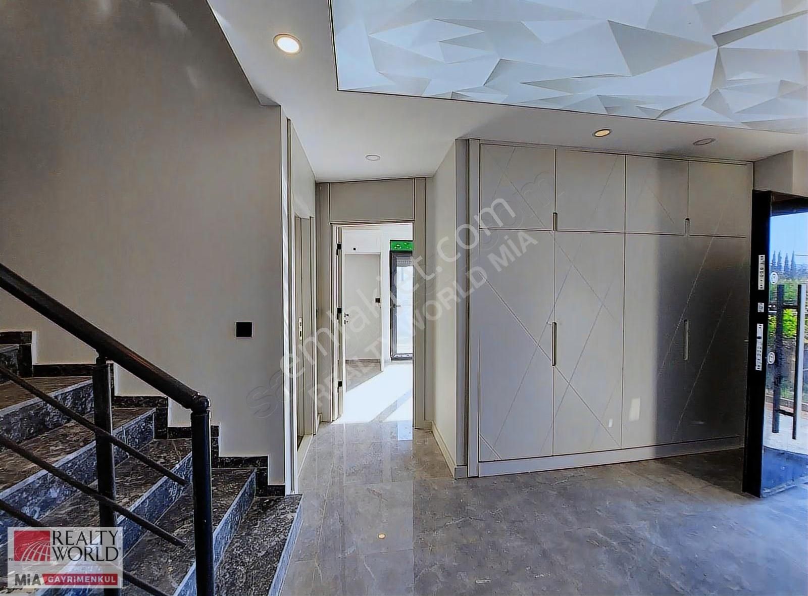 Döşemealtı Yeniköyde Kiralık 7+1 Müstakil Havuzlu Tripleks Villa - Görsel 6