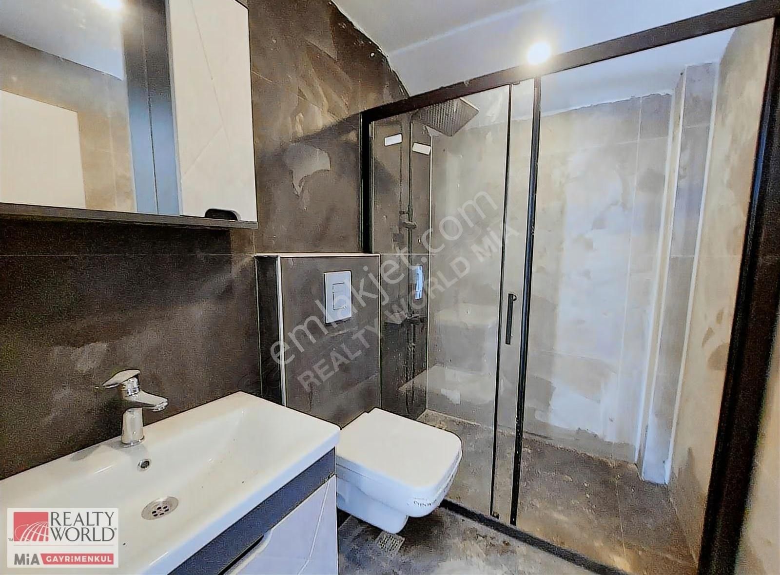 Döşemealtı Yeniköyde Kiralık 7+1 Müstakil Havuzlu Tripleks Villa - Görsel 12