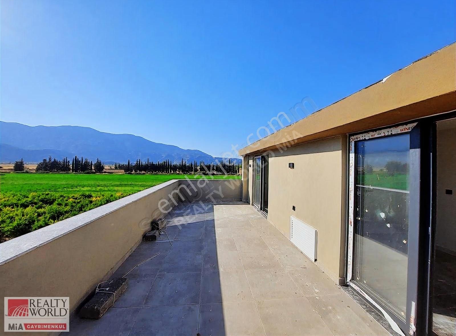 Döşemealtı Yeniköyde Kiralık 7+1 Müstakil Havuzlu Tripleks Villa - Görsel 25