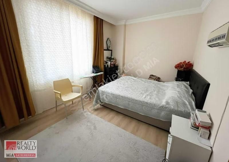 Ahatlı'da Geniş,ferah,kapalı Mutfaklı,çift Balkonlu Fırsat Daire - Görsel 3