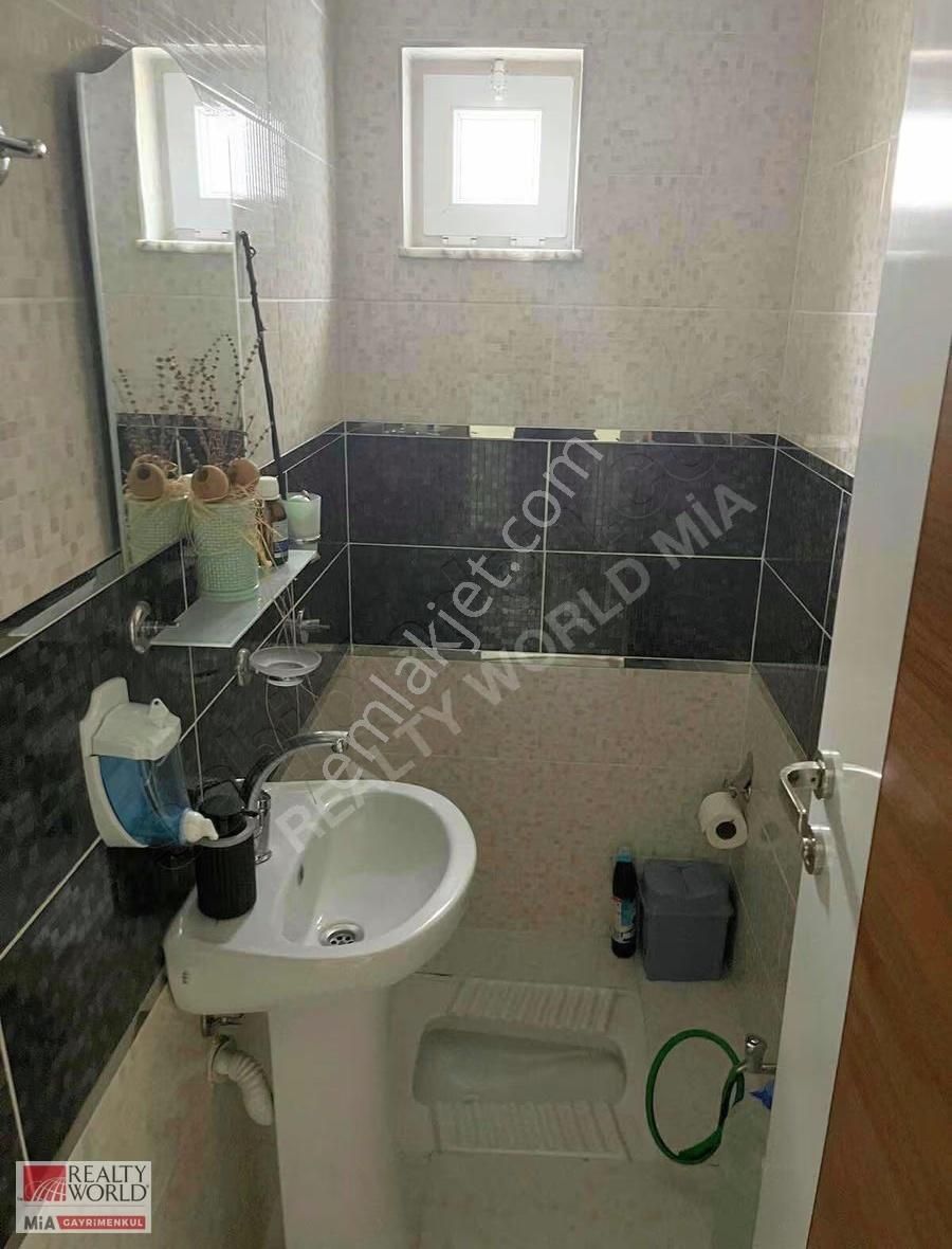 Ahatlı'da Geniş,ferah,kapalı Mutfaklı,çift Balkonlu Fırsat Daire - Görsel 14