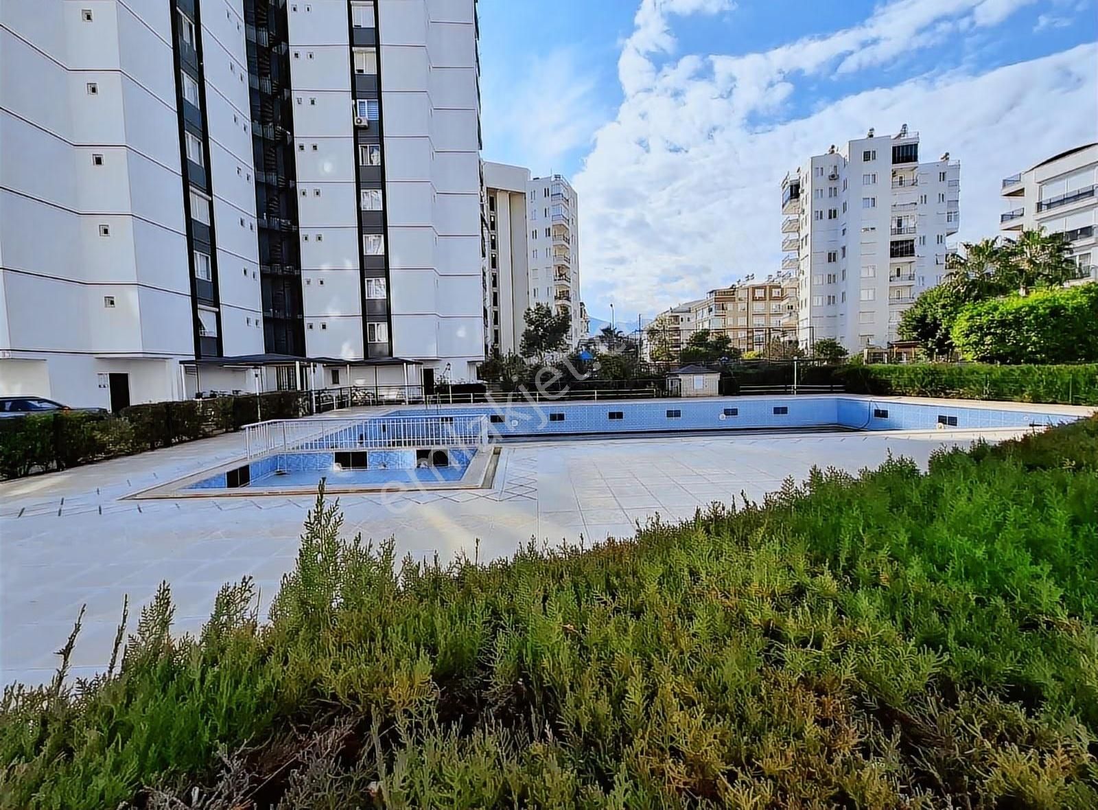 Konyaaltı,site İçin De, 3+1 Ebeveyn Banyolu Geniş Kiralık Daire - Görsel 16