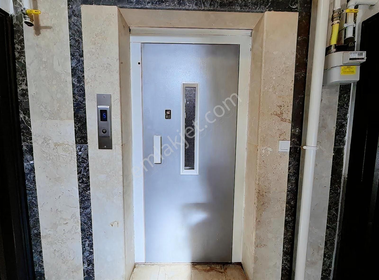 Konyaaltı,site İçin De, 3+1 Ebeveyn Banyolu Geniş Kiralık Daire - Görsel 3
