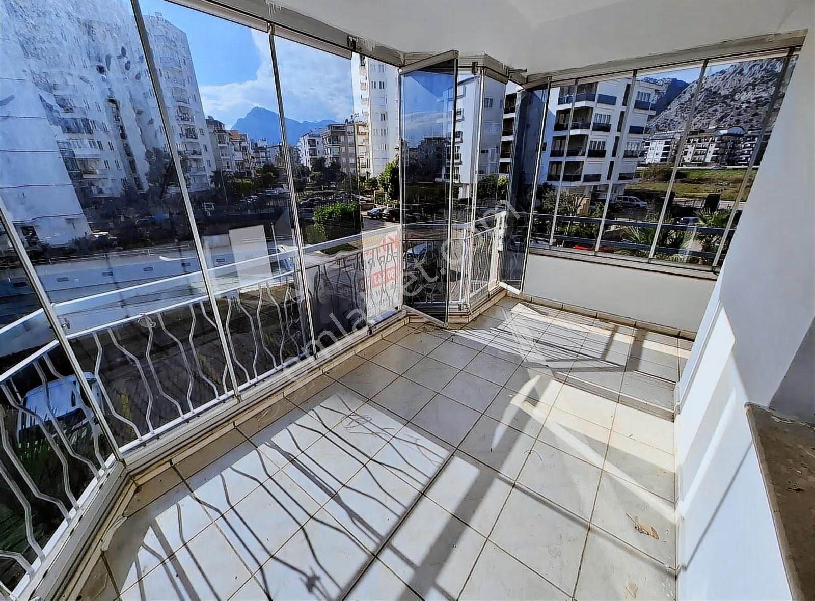 Konyaaltı,site İçin De, 3+1 Ebeveyn Banyolu Geniş Kiralık Daire - Görsel 4