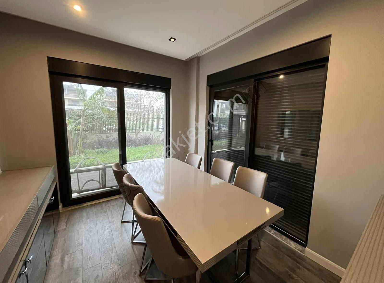 Ermenek'te Müstakil Havuzlu Kısmi Eşyalı 5+1 Kiralık Villa - Görsel 11