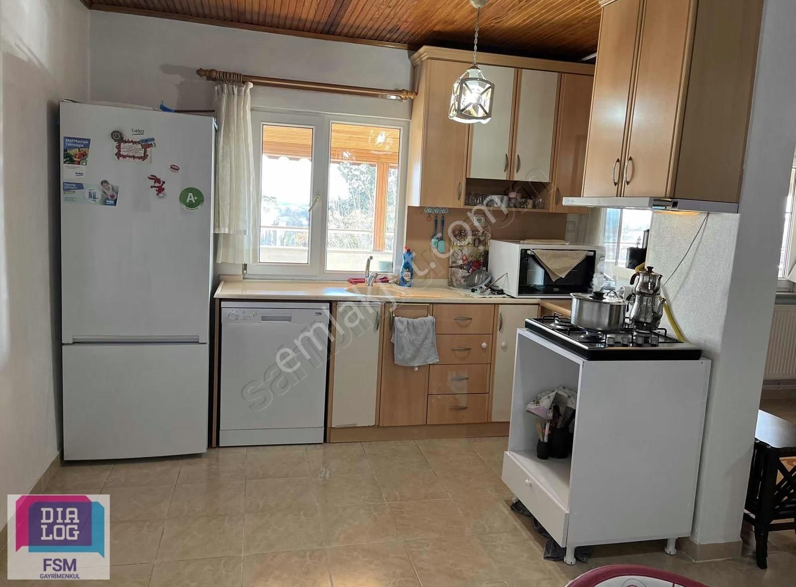 Bağlarbaşı Metroya Yürüme Mesafesinde Kiralık 2+1 Daire - Görsel 2