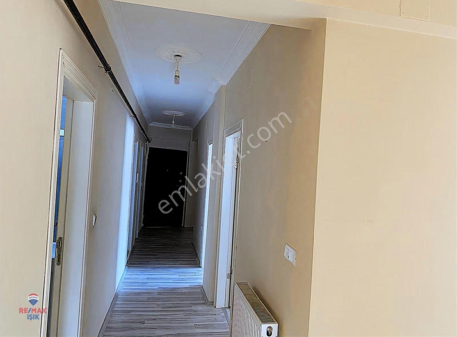 Reşadiye Merkez De Geniş 3+1 Daire - Görsel 18