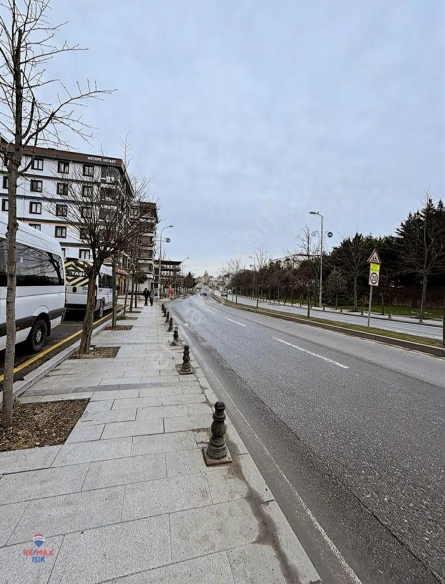 Sevenler Cad. Sinpaş Boluevard Projesinde Kiralık 52 M2 Dükkan - Görsel 3