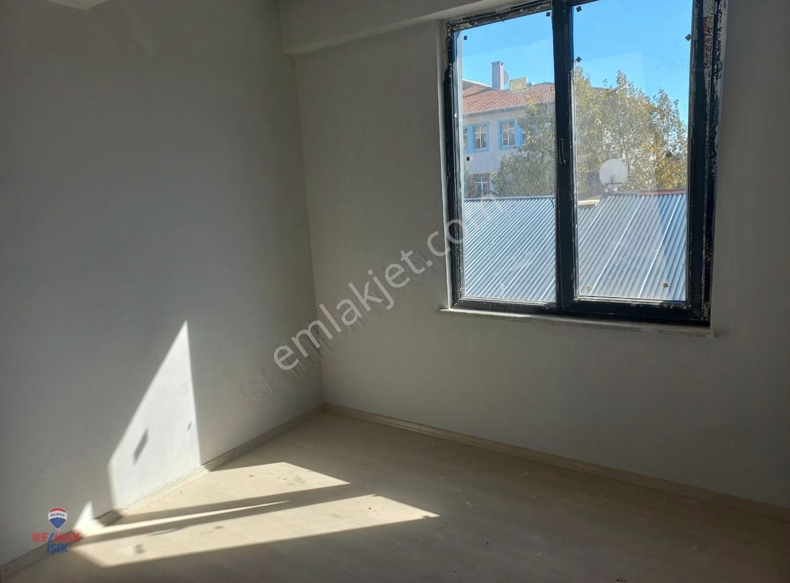 Ahmet Yesevi Mah.cadde Üzeri Ebeveyn Banyolu 3+1 Arakat Daire - Görsel 4