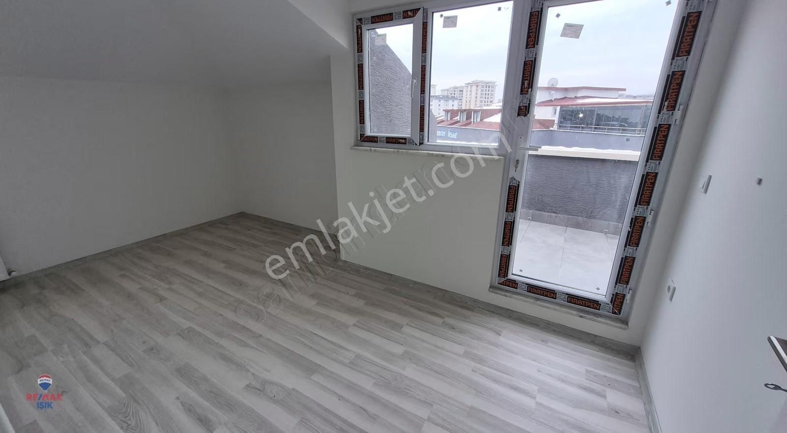 Adil Mahallesinde İki Aileye Uygun Üst Dubleks Daire - Görsel 25