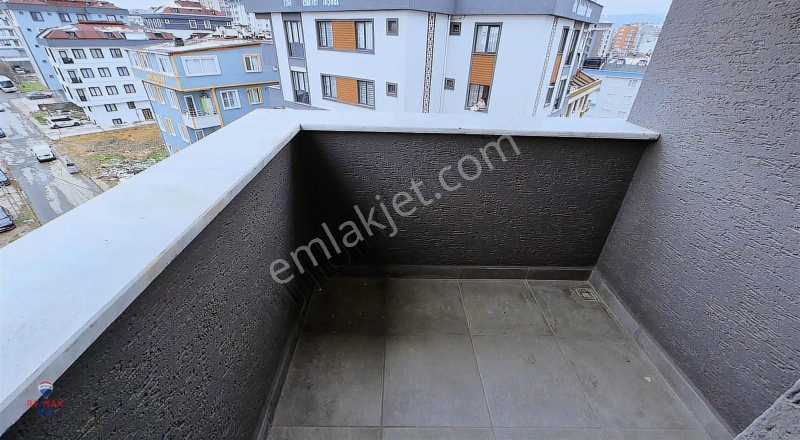 Adil Mahallesinde İki Aileye Uygun Üst Dubleks Daire - Görsel 22