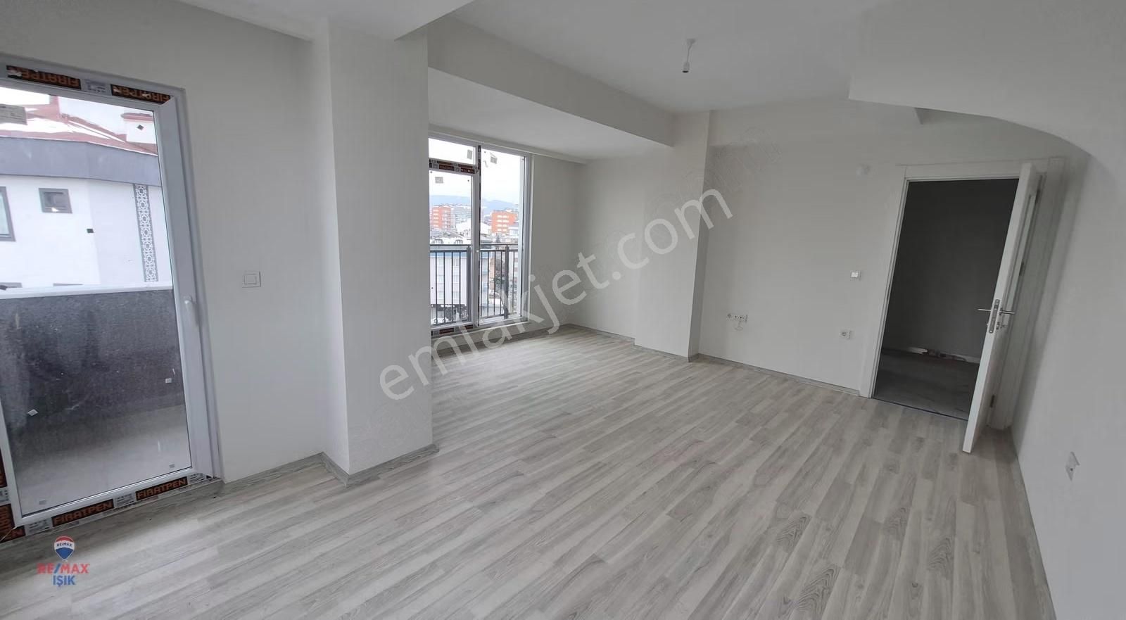 Adil Mahallesinde İki Aileye Uygun Üst Dubleks Daire - Görsel 8