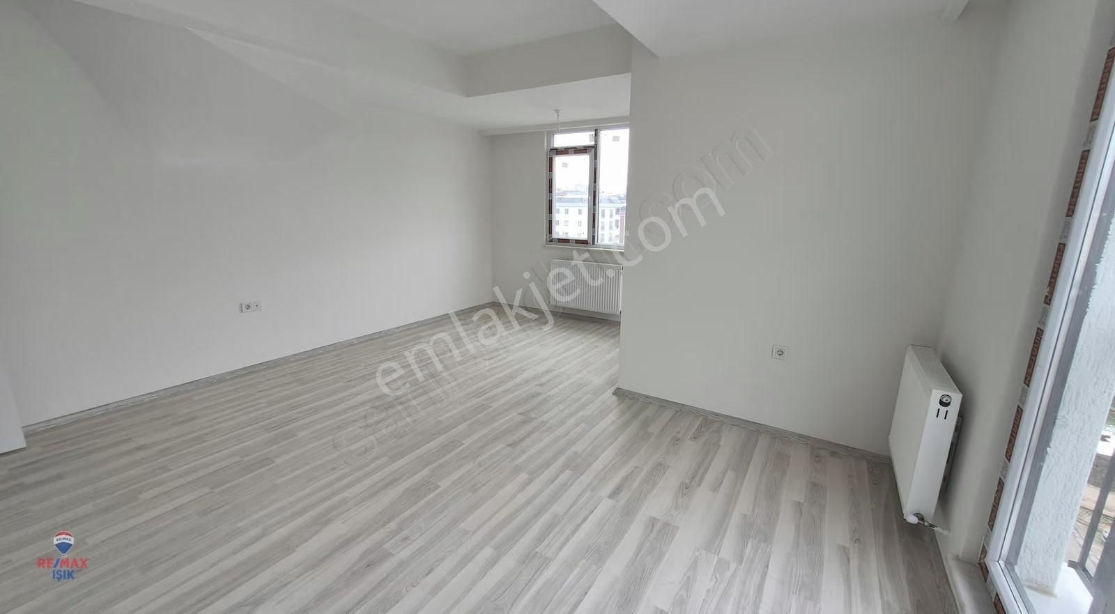 Adil Mahallesinde İki Aileye Uygun Üst Dubleks Daire - Görsel 23