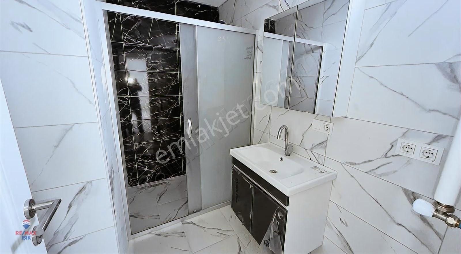 Adil Mahallesinde İki Aileye Uygun Üst Dubleks Daire - Görsel 29