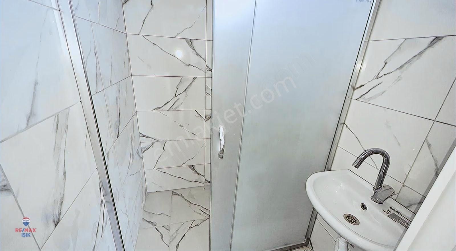 Adil Mahallesinde İki Aileye Uygun Üst Dubleks Daire - Görsel 12