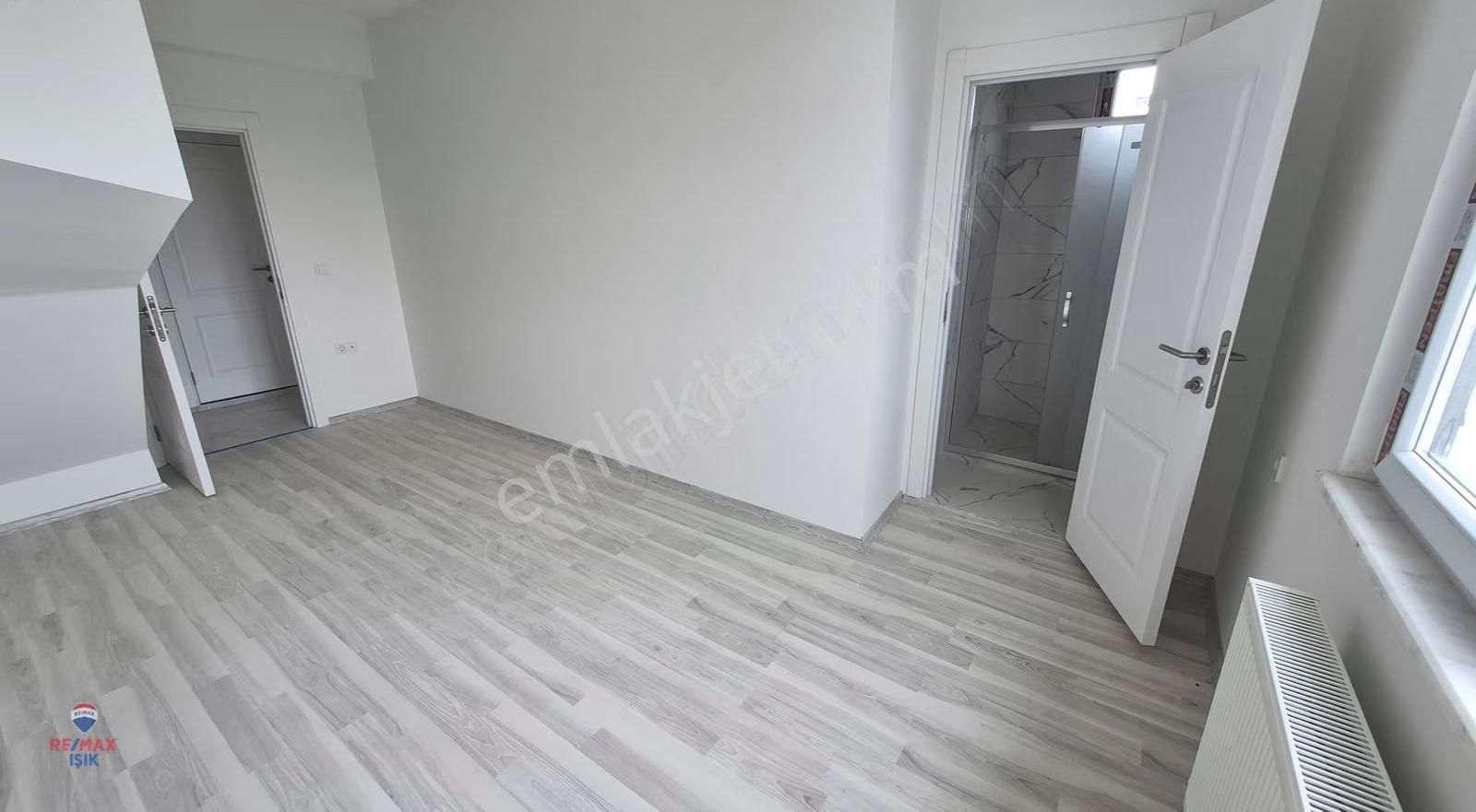 Adil Mahallesinde İki Aileye Uygun Üst Dubleks Daire - Görsel 16