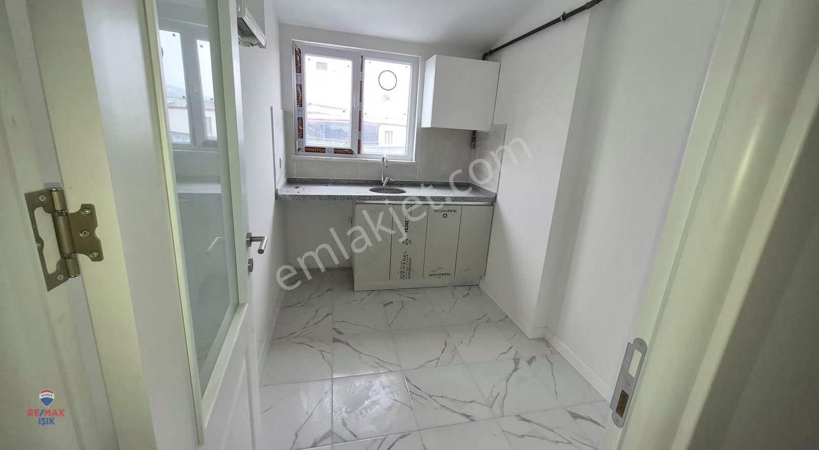 Adil Mahallesinde İki Aileye Uygun Üst Dubleks Daire - Görsel 11