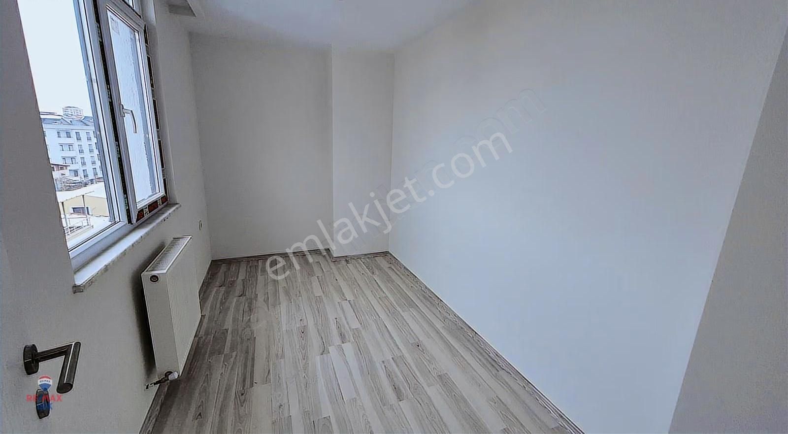 Adil Mahallesinde İki Aileye Uygun Üst Dubleks Daire - Görsel 28