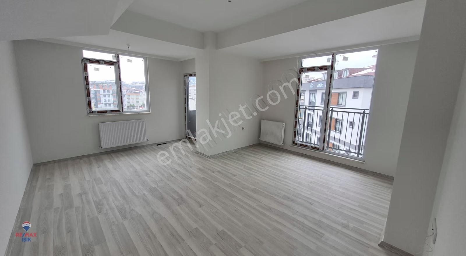 Adil Mahallesinde İki Aileye Uygun Üst Dubleks Daire - Görsel 6