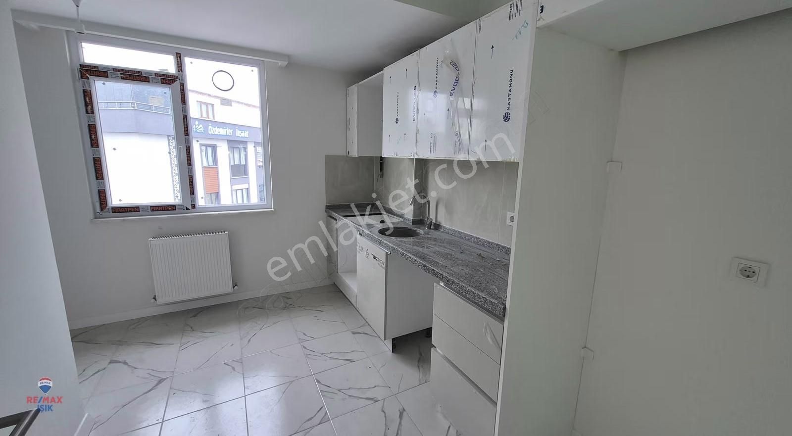 Adil Mahallesinde İki Aileye Uygun Üst Dubleks Daire - Görsel 33